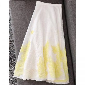 luxury Embroidery Applique High Waist Maxi Skirt - Image 4