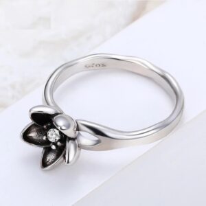 Fashion Daisy Crystal Ring - Image 2
