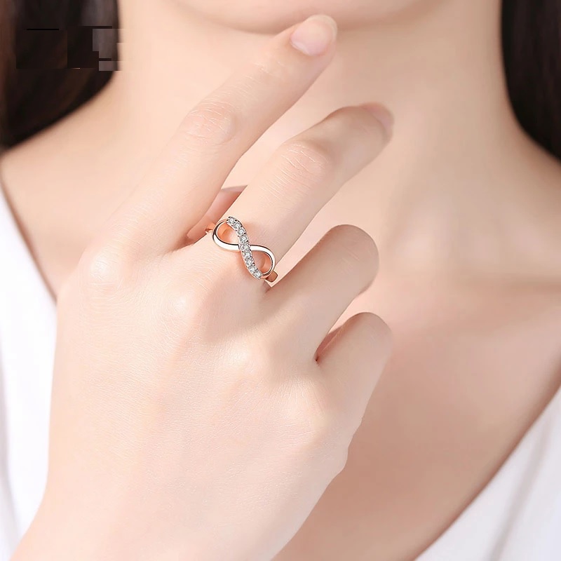 Fashion Luxury Metal Crystal Ring