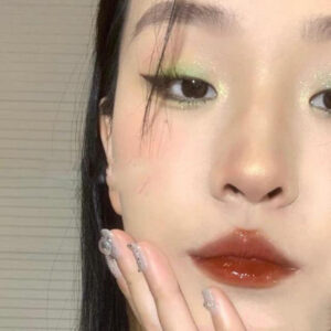 Moisturizing Long Lasting Lip Glosses - Image 9