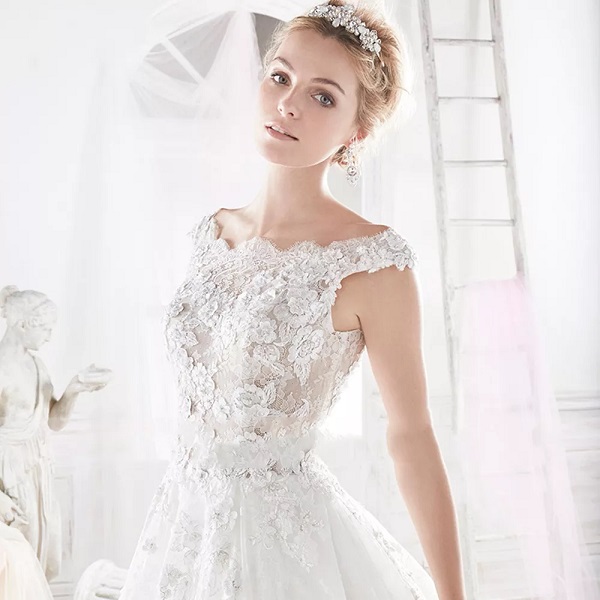 3D Lace Appliques Luxury A-Line Bridal Gown