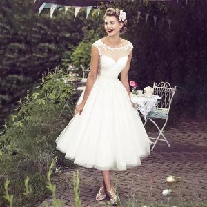 Scoop Neck Sleeveless Wedding Dress