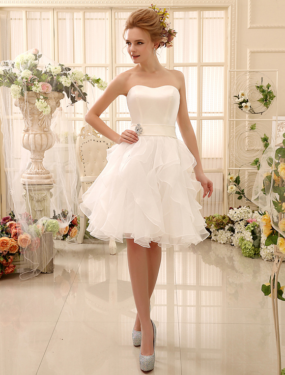 Short Wedding Strapless Tiered Bridal Sweetheart Neckline Satin Knee Length Wedding Gown Mini Dress
