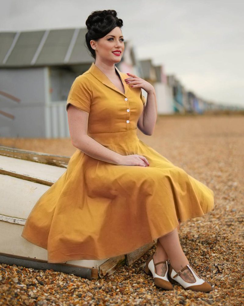 Vintage Dress Turndown Collar Buttons 1950s Audrey Hepburn Style Short Sleeves Medium Yellow Rockabilly Dress