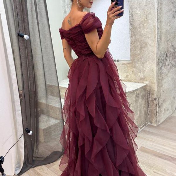 Tulle Party Dresses Off-Shoulder Elegant Cocktail Dress In Solid Color