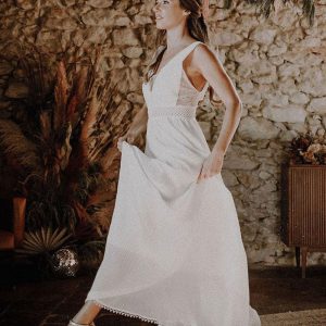 Ivory Boho Chiffon Pleated A-Line With Train Backless Sleeveless V-Neck Wedding Dress - Image 3
