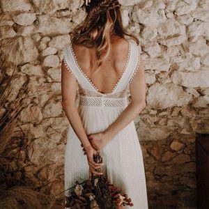 Ivory Boho Chiffon Pleated A-Line With Train Backless Sleeveless V-Neck Wedding Dress - Image 6
