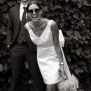 Short V-Neck Sleeveless Short Short Bridal Dresses - Image 4