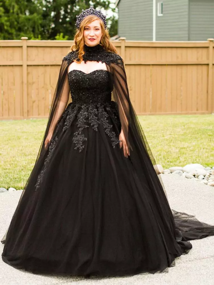Gothic Black Wedding Dresses A-Line Backless Lace-Up With Train Bridal Dress