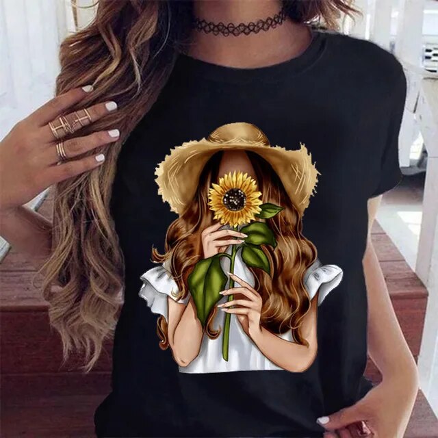 Chic Sunflower Graphic Tee – Women's Casual Black Top for Spring/Summer