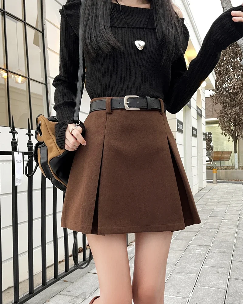 Fashion-Forward A-Line Mini Skirt with Hip-Wrap Design
