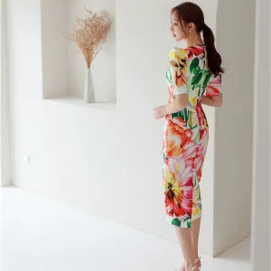 Sophisticated Boho Print Dress Knee-Length with Classic O-Neck for Fashion-Forward Women - Image 6