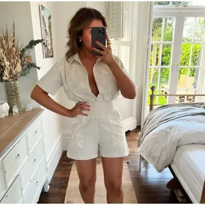 Casual Solid Print Shorts And Short Sleeved Single Breasted Outfit - Image 4