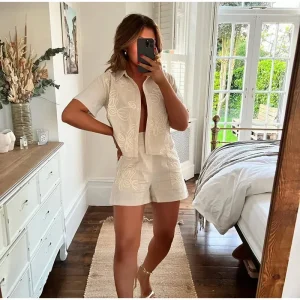 Casual Solid Print Shorts And Short Sleeved Single Breasted Outfit - Image 3