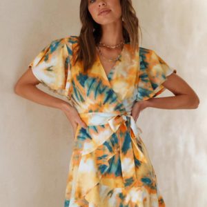 Stand Out in Bohemian Chic Sleeveless Halter Mini Dress