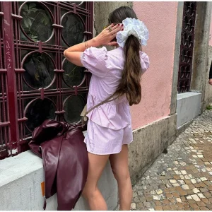 Stripe Ruffle Shirt Shorts And Puff Sleeve Street Outfit - Image 5