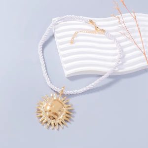 Trendy Sun Flower Pendant Necklaces Jewelry - Image 3