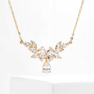 Flower Pattern Cubic Zirconia Material Necklace - Image 2