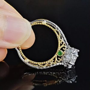 Two-color Hollowed Ladies Halo Exquisite Ring - Image 4