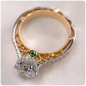 Two-color Hollowed Ladies Halo Exquisite Ring - Image 5