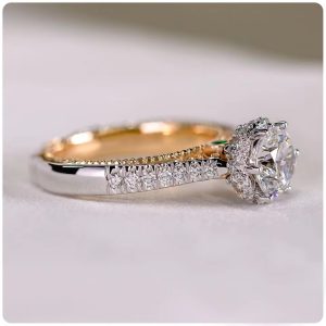 Two-color Hollowed Ladies Halo Exquisite Ring - Image 6