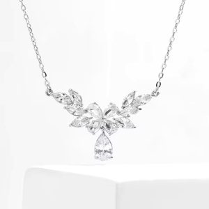 Flower Pattern Cubic Zirconia Material Necklace