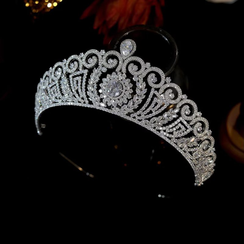 Vintage Tiara Cubic Zirconia Silver Crystal Bridal Wedding Crown - Image 4