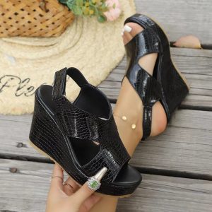 Elegant Peep Toe Chunky Platform Patent Leather Wedges Sandals